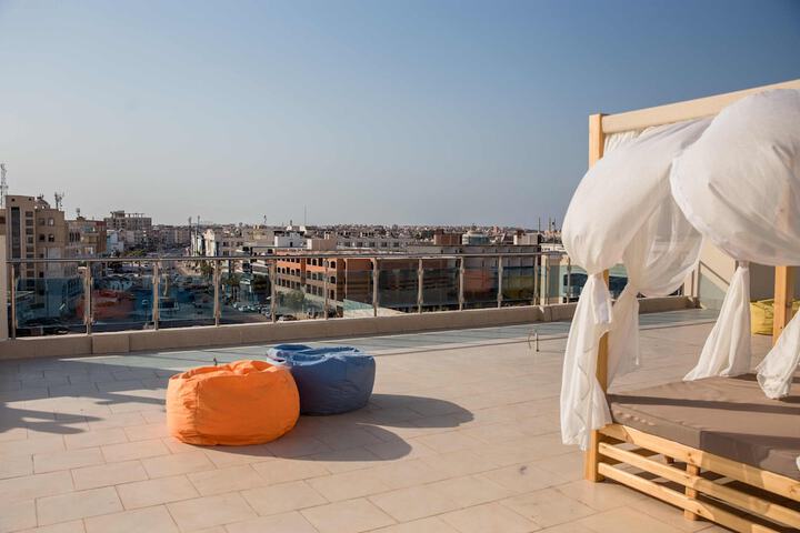 Sundeck 299 of 307