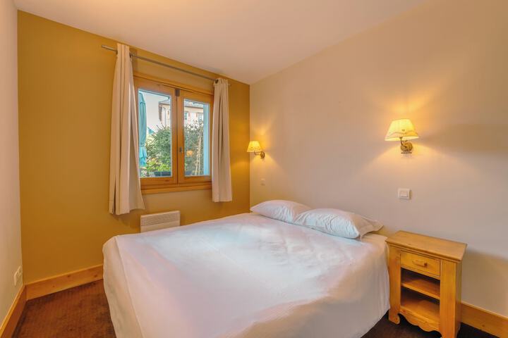 Room 6 of 345