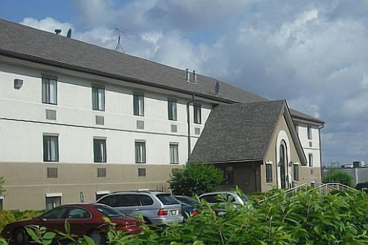 Studio Lodge Springdale Cincinnati in Cincinnati, OH