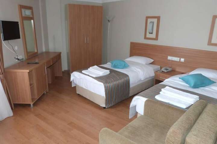 Room 7 of 28