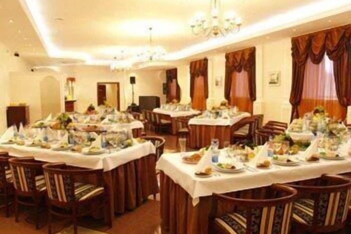 Dining 43 of 61