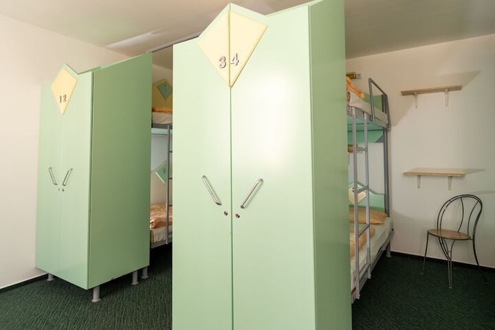 Room 5 of 37