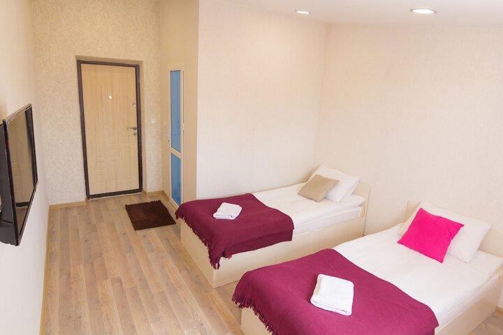 Room 9 of 26