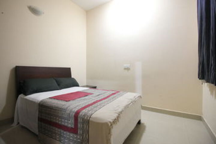 Room 11 of 27