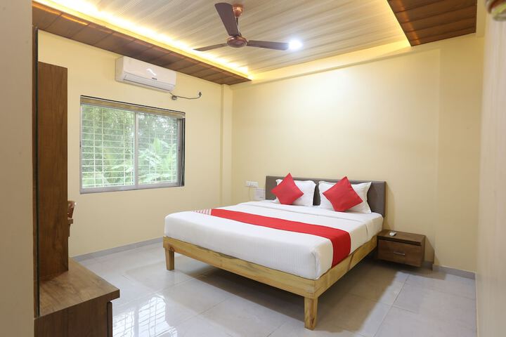 Room 5 of 17