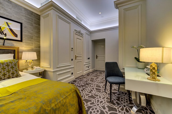 Room 22 of 172