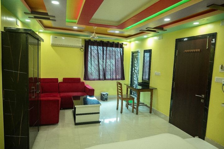 Room 4 of 17