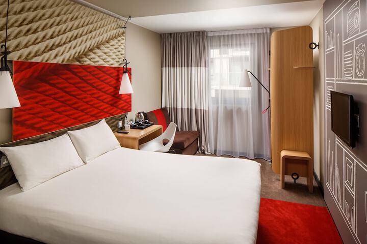 Room 2 of 57