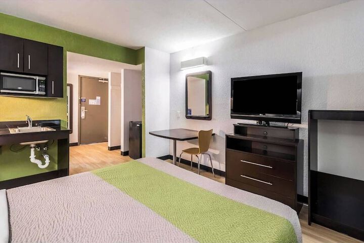 Room 30 of 72