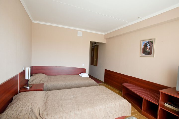 Room 36 of 122