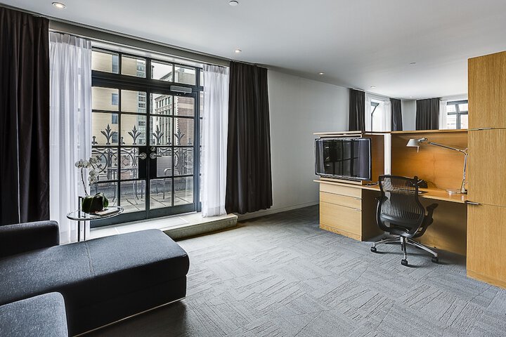 Room 13 of 118