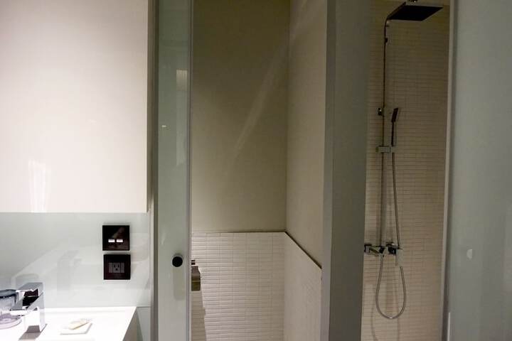 Room 61 of 83