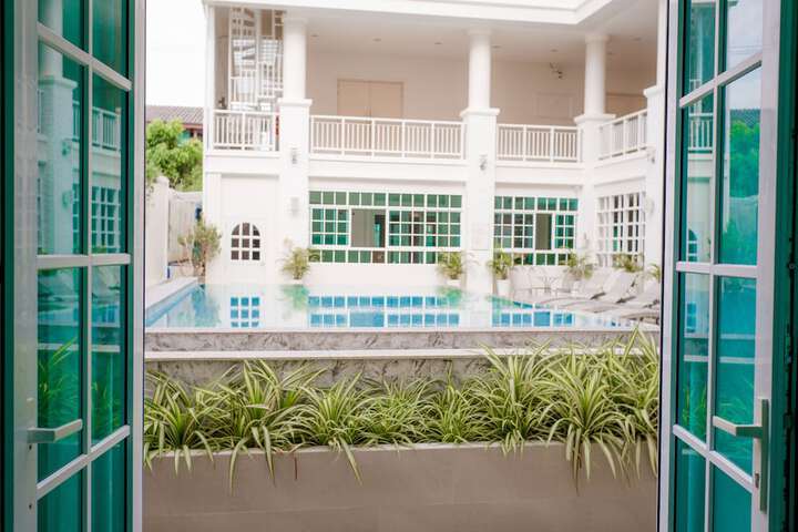 Pool 140 of 174
