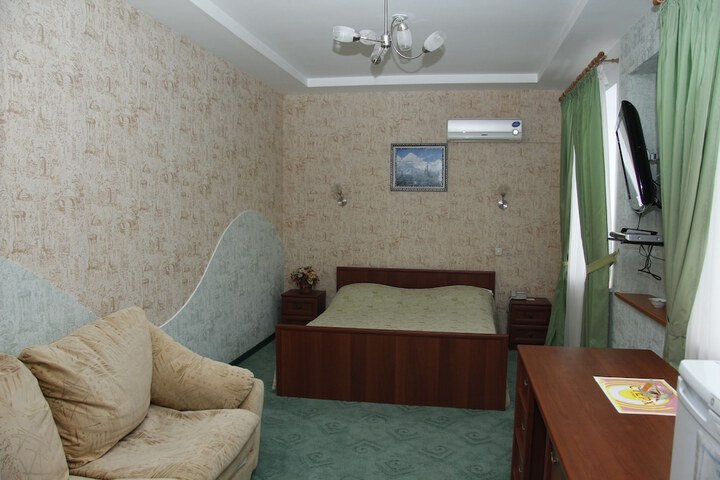 Room 13 of 53