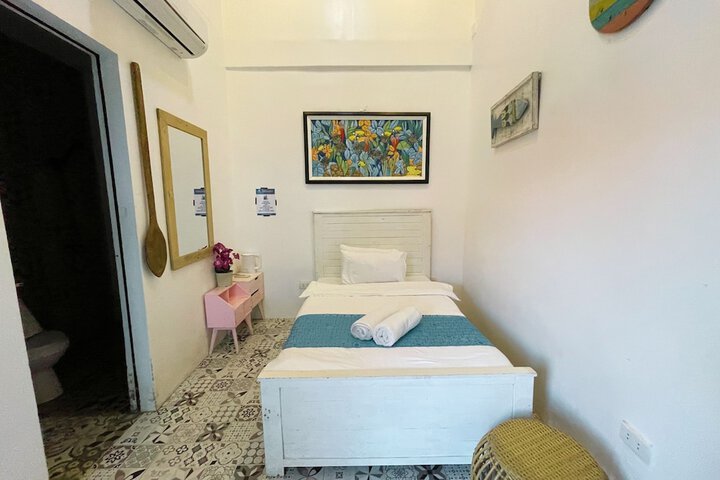 Room 25 of 106