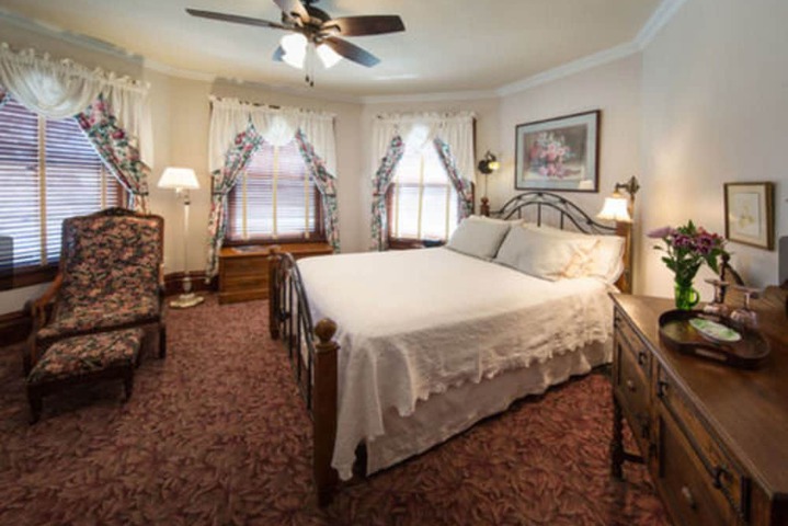Room 10 of 30