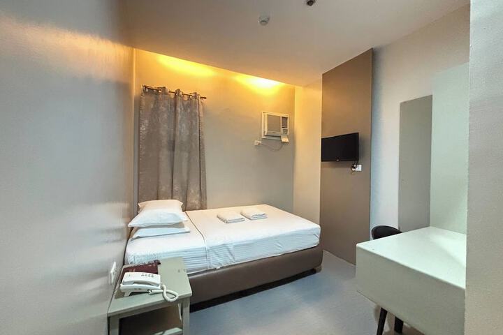 Room 9 of 96