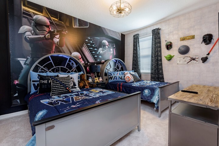 Room 8 of 74