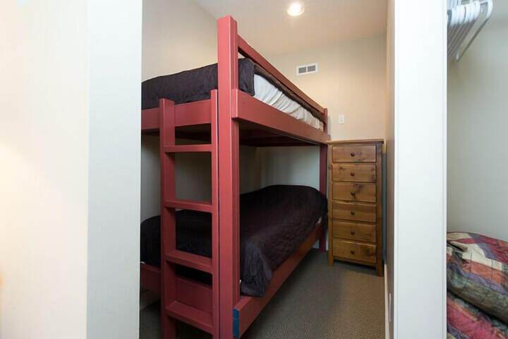 Room 6 of 72
