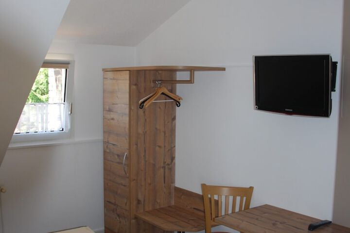 Room 11 of 43
