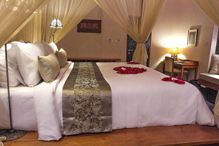 Room 3 of 120