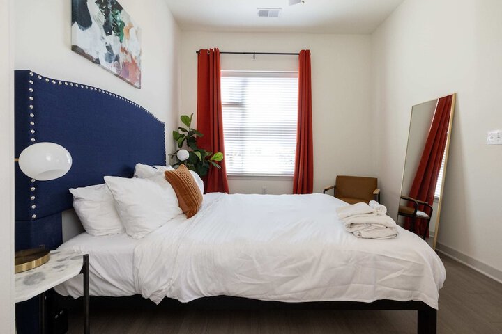 Room 11 of 136
