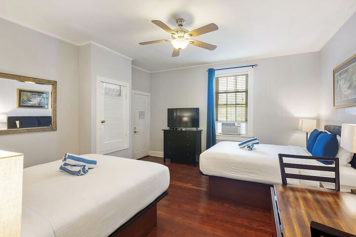 Room 27 of 62