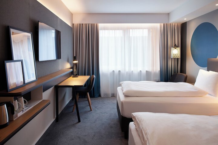 Room 48 of 182