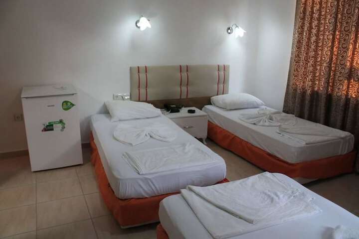 Room 6 of 30