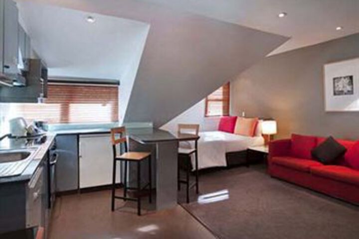 Room 7 of 8