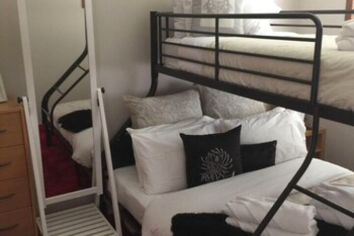 Room 7 of 17