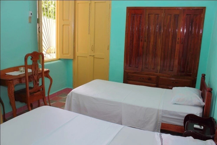 Room 3 of 12