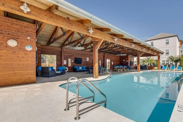 Pool 14 of 26