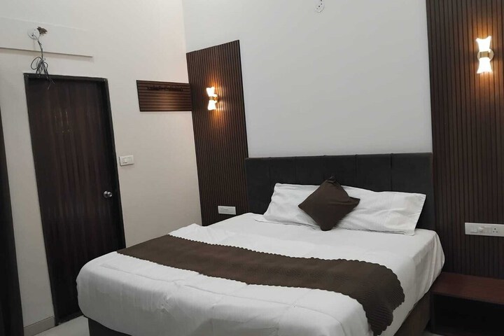 Room 20 of 36