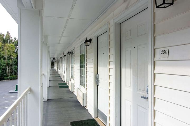 Property Grounds 25 of 31