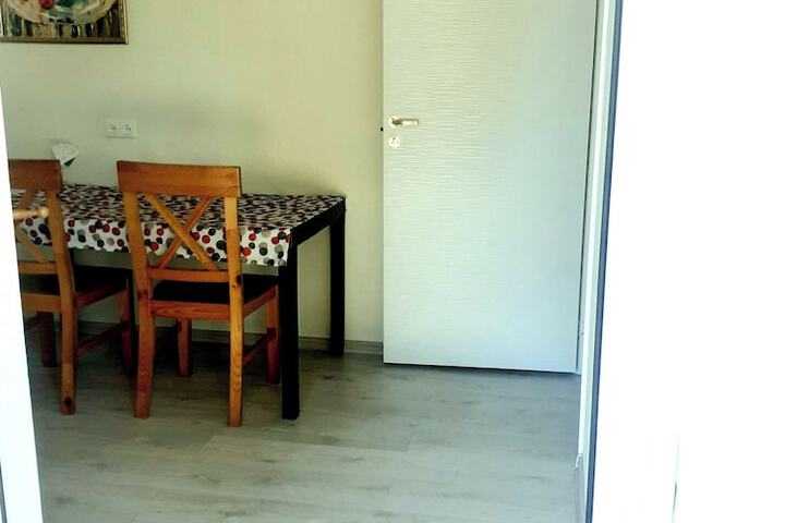 Room 2 of 31