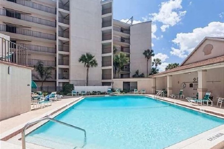Pool 22 of 25