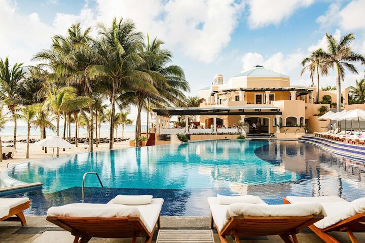 Pool Hotel