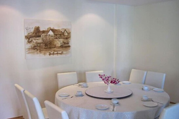 Dining 17 of 25