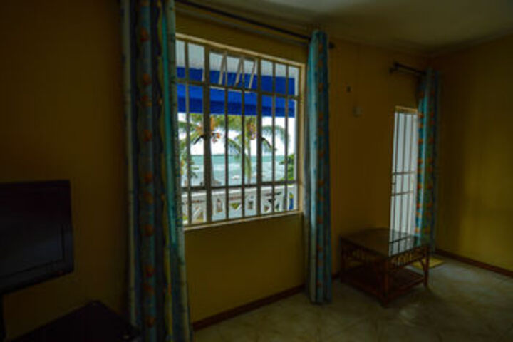 Room 3 of 9