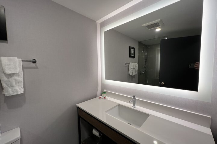 Room 5 of 26