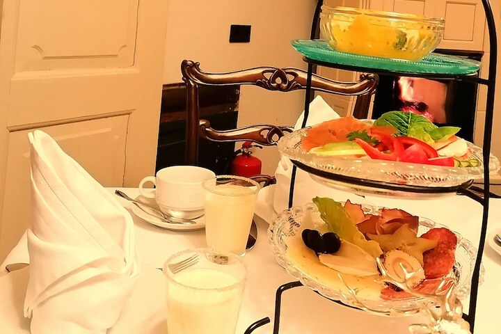 Breakfast/Coffee Service 42 of 45