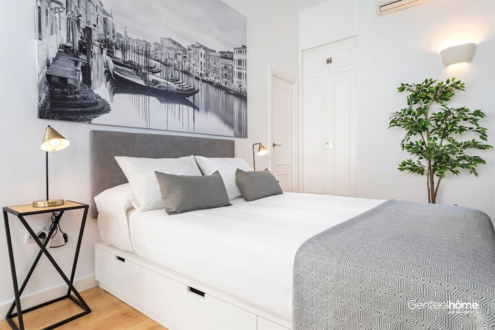 Room 2 of 18