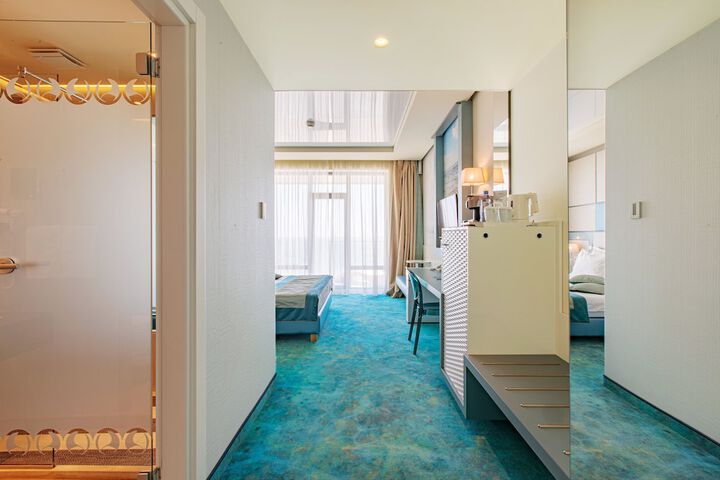 Room 15 of 64