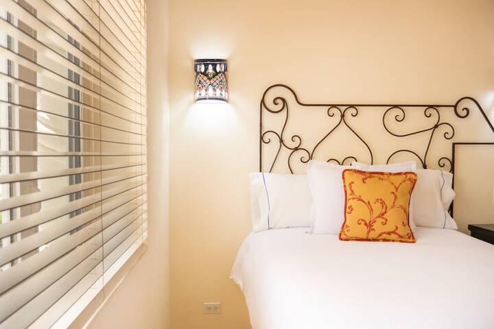 Room 4 of 192