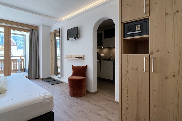 Room 17 of 62