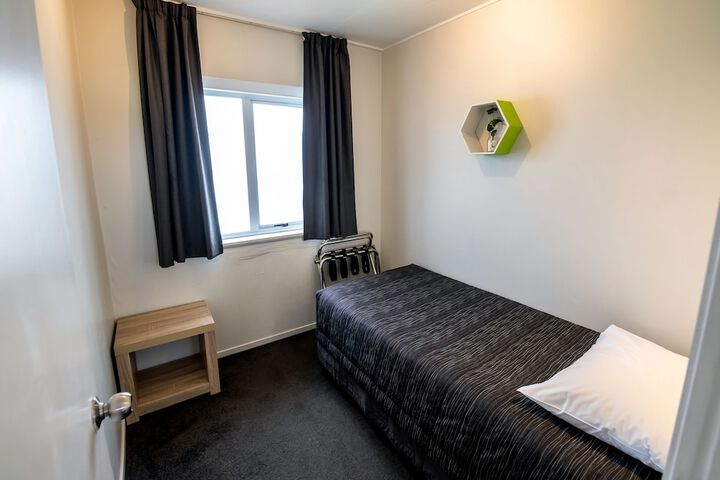 Room 5 of 62