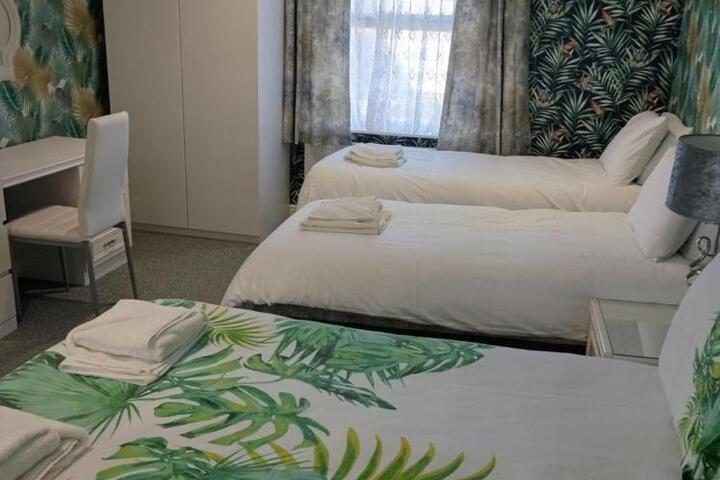 Hotel Suite Photo