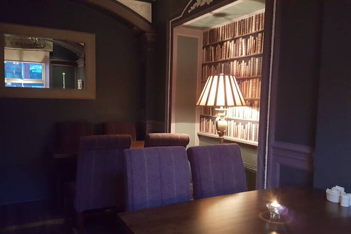 Lounge 46 of 72