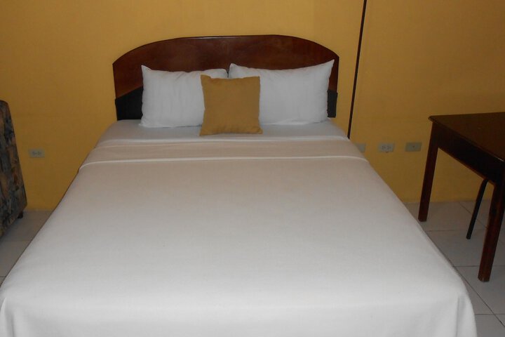 Room 8 of 13